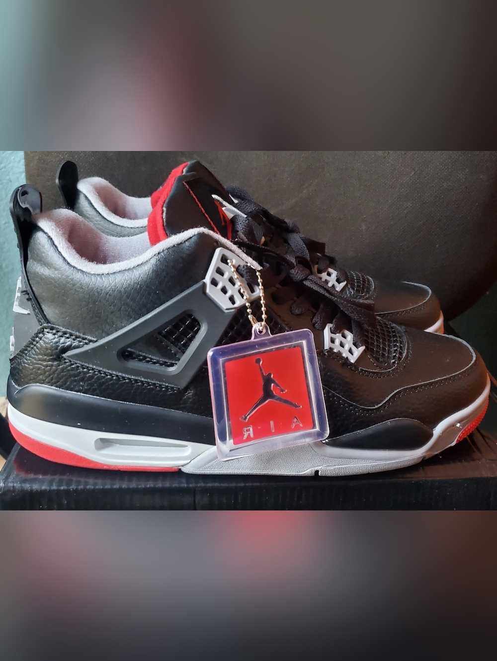 Jordan 4 Retro Bred. Size 10
